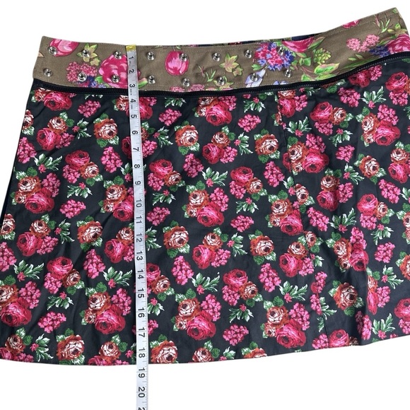 Zand Amsterdam Reversible Convertible Festival Skirt. One Size - Picture 7 of 10